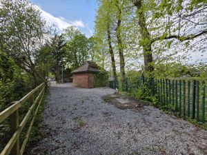 Photo 11- click for photo gallery